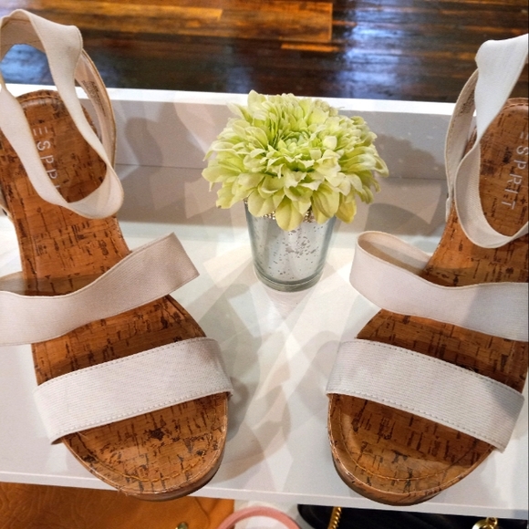 Esprit Shoes - Esprit wedge sandals in white